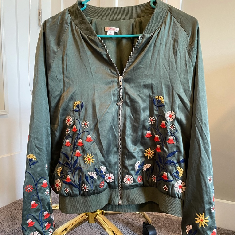 Floral embroidered bomber jacket🌷